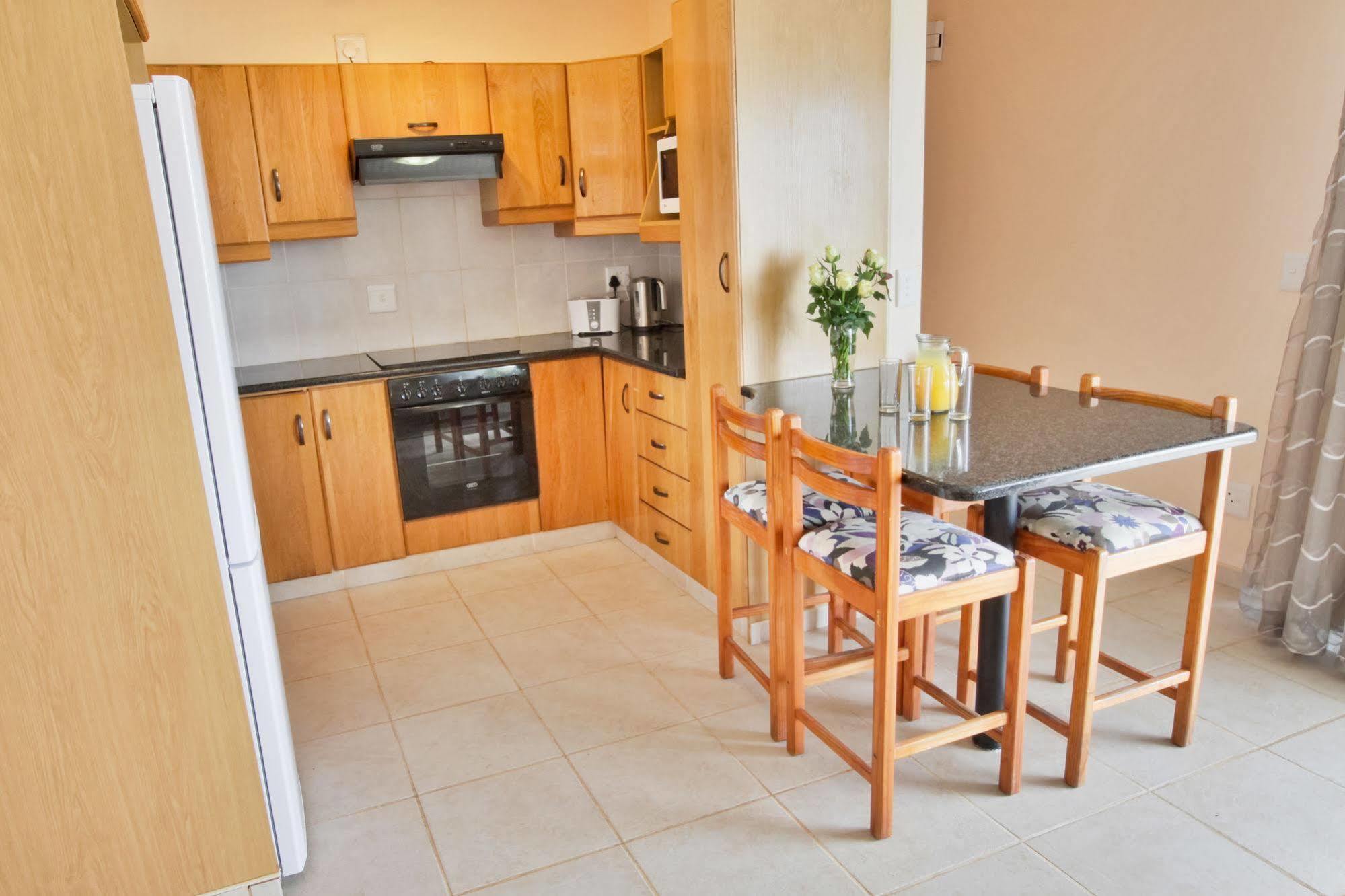 First Group Desert Rose Henties Bay Extérieur photo