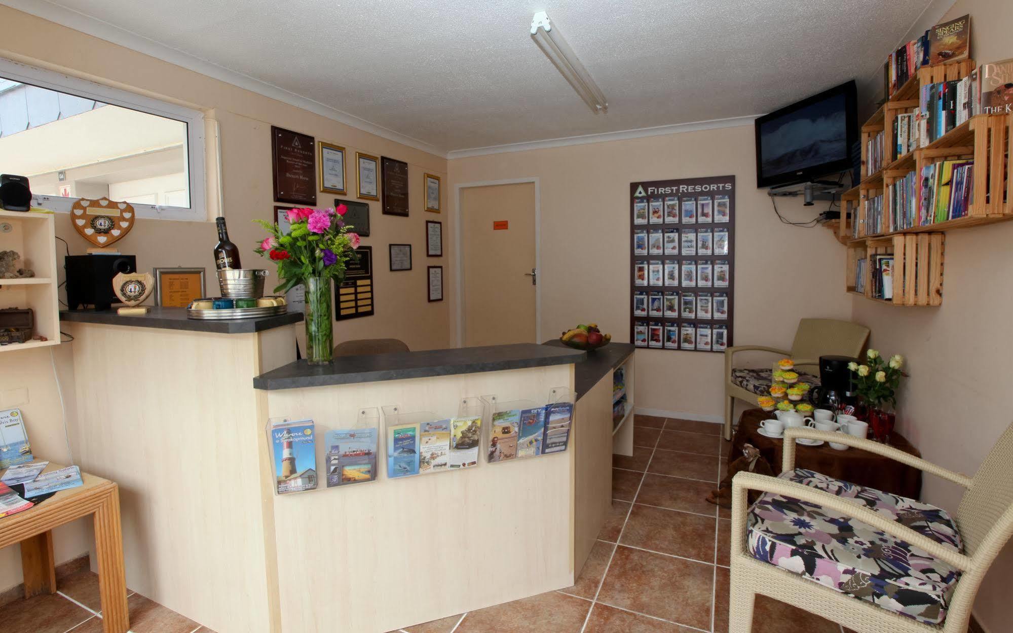 First Group Desert Rose Henties Bay Extérieur photo
